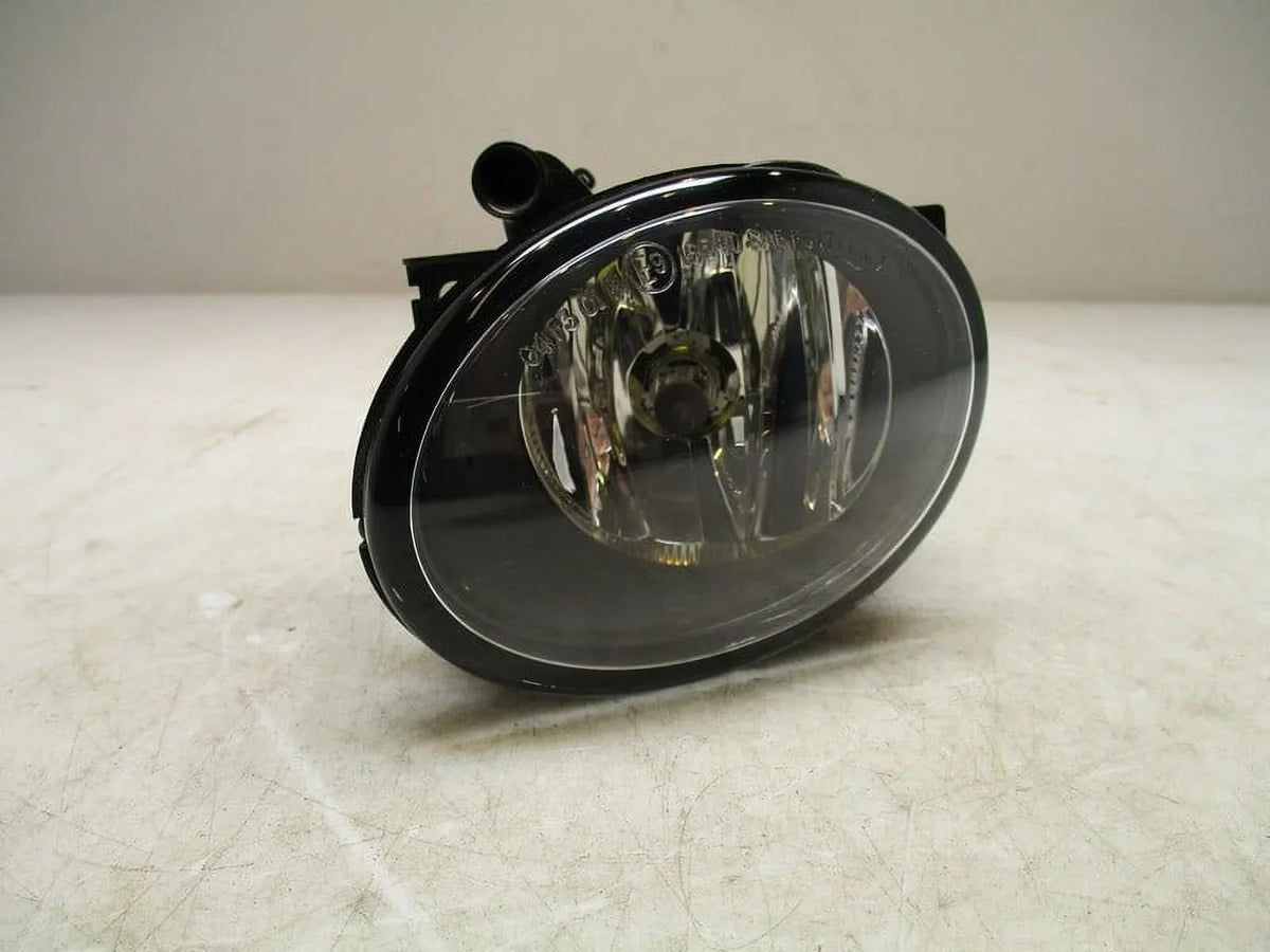 Pre-Owned 2023 Mercedes Sprinter LH Driver Bumper Mounted Fog Light OEM (Good)