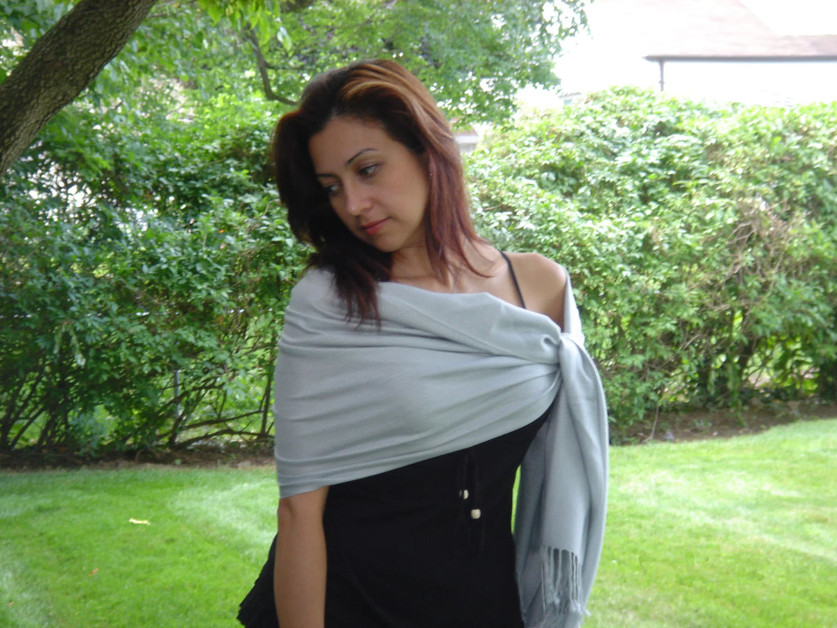 Scarf/Scarves/Shawl/Shawls/Stole/Wrap/Pashmina Scarf/Pashmina Shawl/Cashmere/Cashmere Scarf/Wool/Silk (Silver Grey)